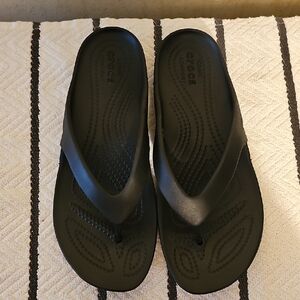 CROCS Classic Black Flip Flops